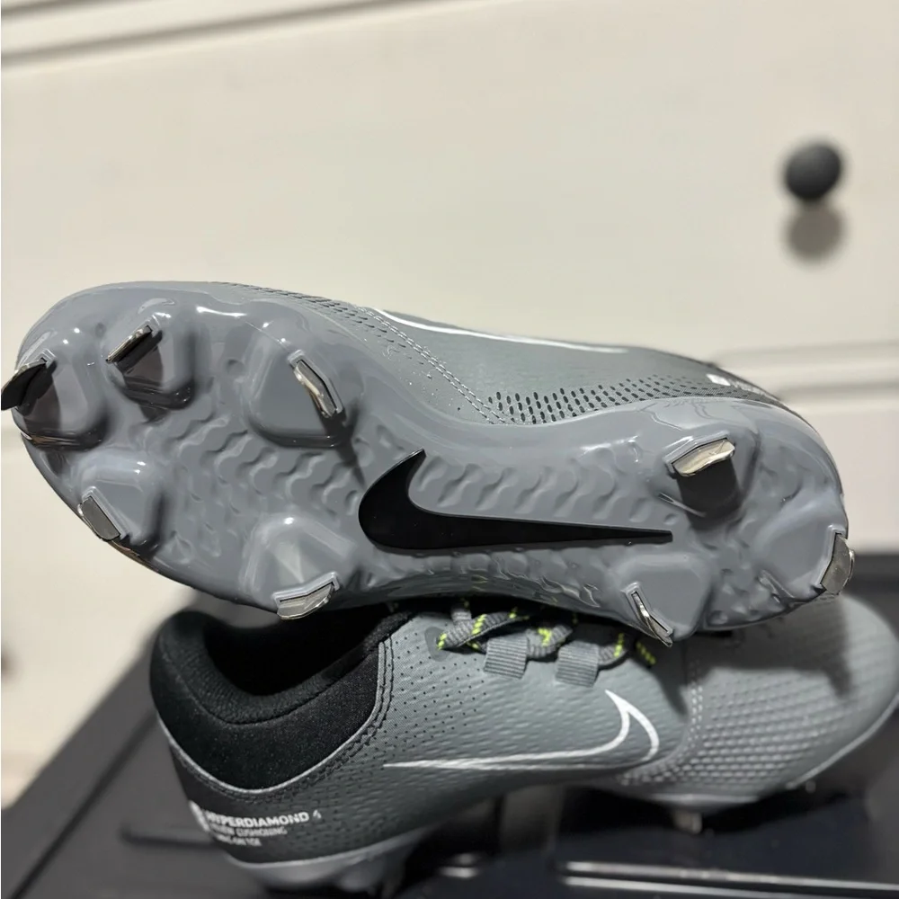 Nike Gray Baseball Cleats with White Swoosh and Neon Green Laces - Picture 5 of 8